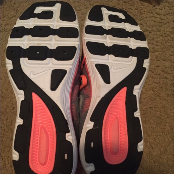 Nike’s - Picture 3 of 4